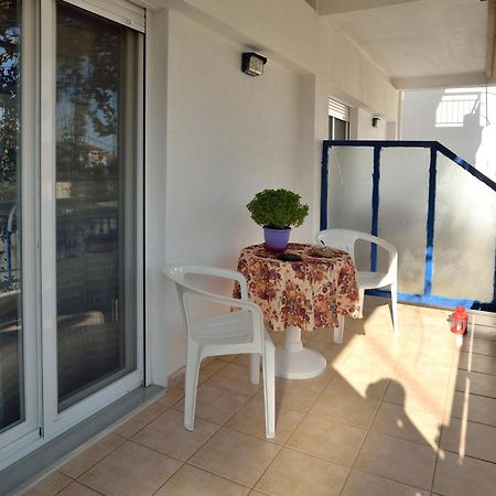 Maria Konstantinidis Apartments Nea Poteidaia Buitenkant foto
